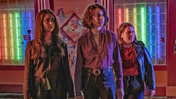 Review: Lesbian Road-Trip Caper 'Drive-Away Dolls' Runs Out of Gas
