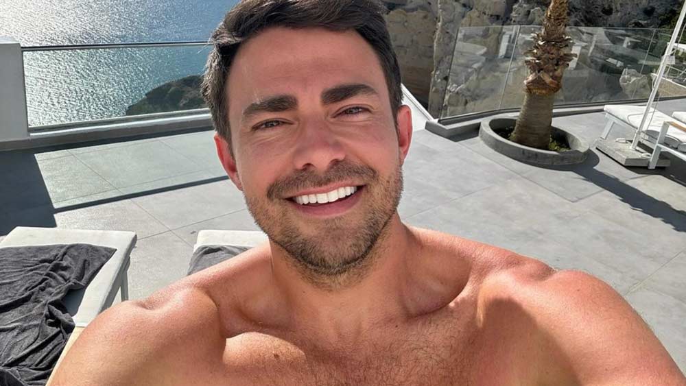 Hallmark Holiday Movie Hunk Jonathan Bennett to Head Up New Rom-Com Trilogy