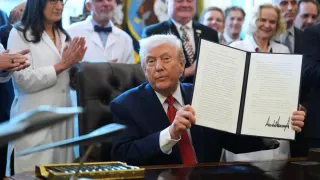 Cloud Lifts Over Cannabis Companies' Future Amid Push to Reclassify the Drug